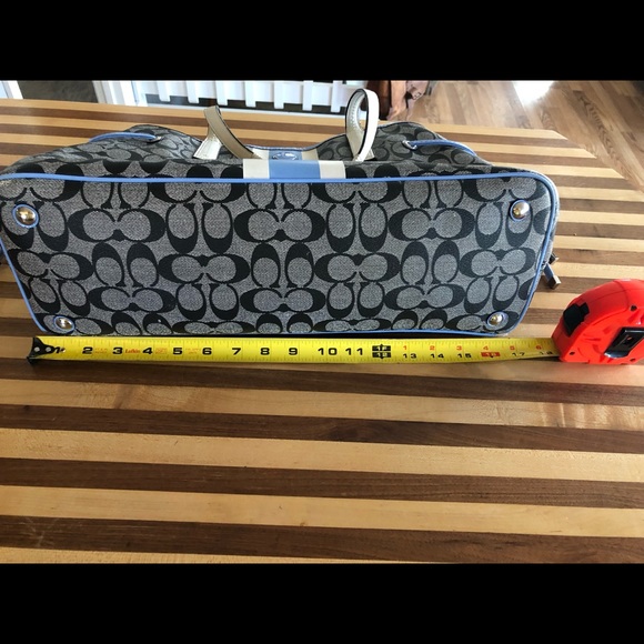 Large purse/tote coach - Picture 8 of 8
